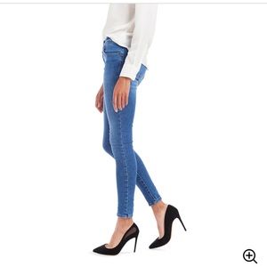 Mott and Bow mid rise skinny Beekman wash 27x28